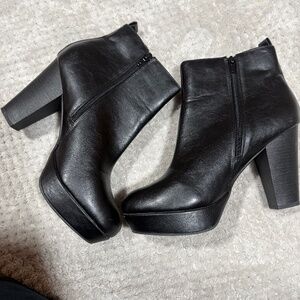 Ankle boots